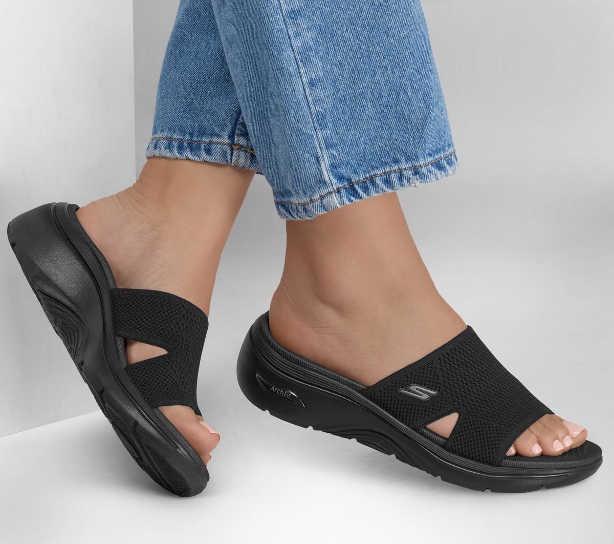 GO WALK Arch Fit 2.0 Sandal - Dakota | Skechers USA