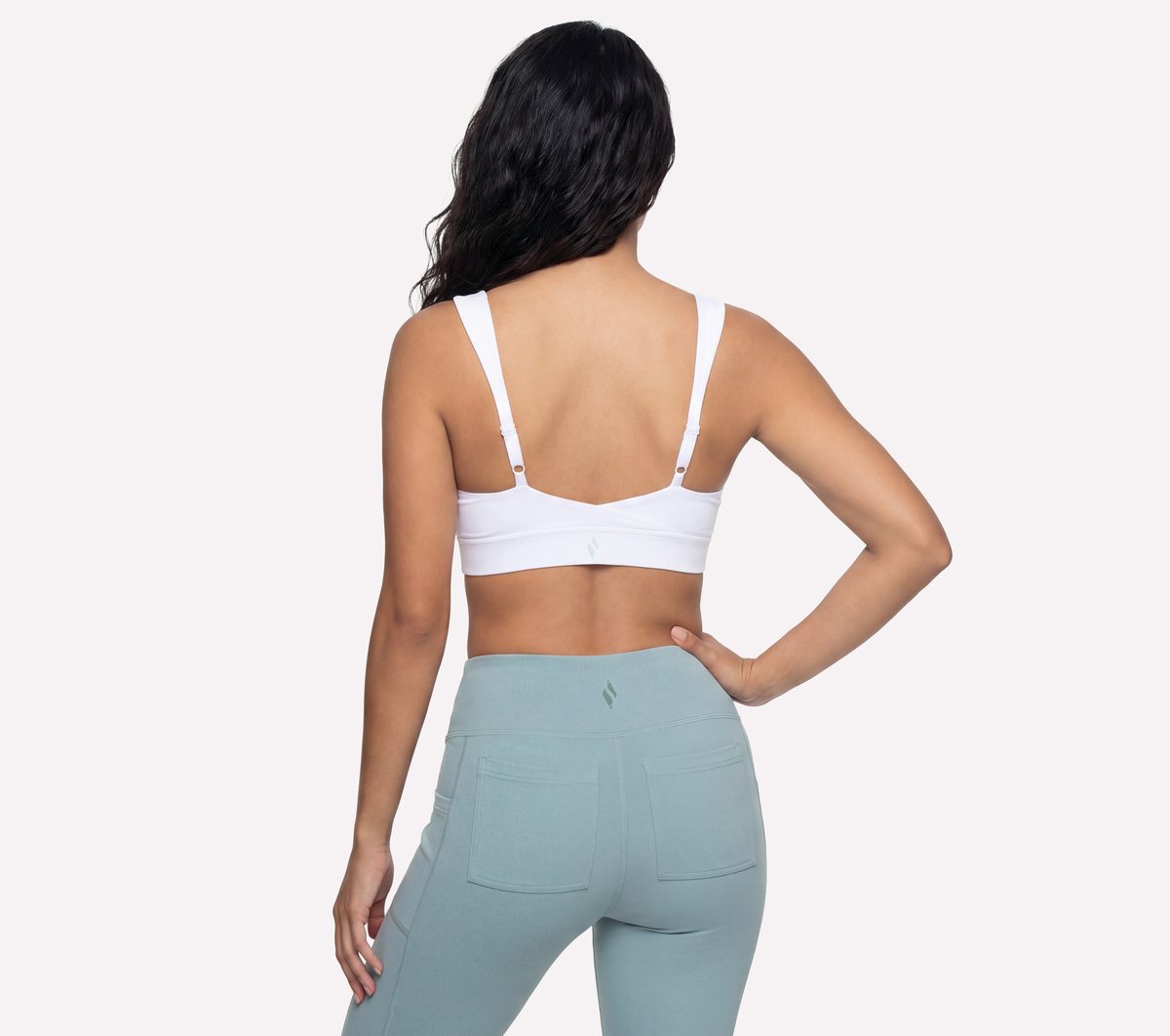 GO WALK Evolution Zip Front Bra | Skechers outlet