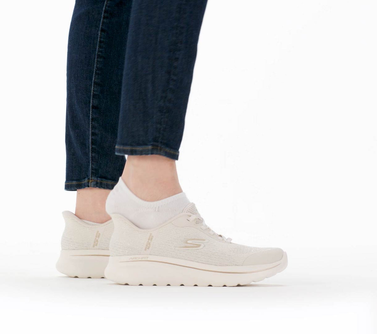Slip-ins Relaxed Fit: GO WALK Arch Fit N-Joy - Ria | Skechers US